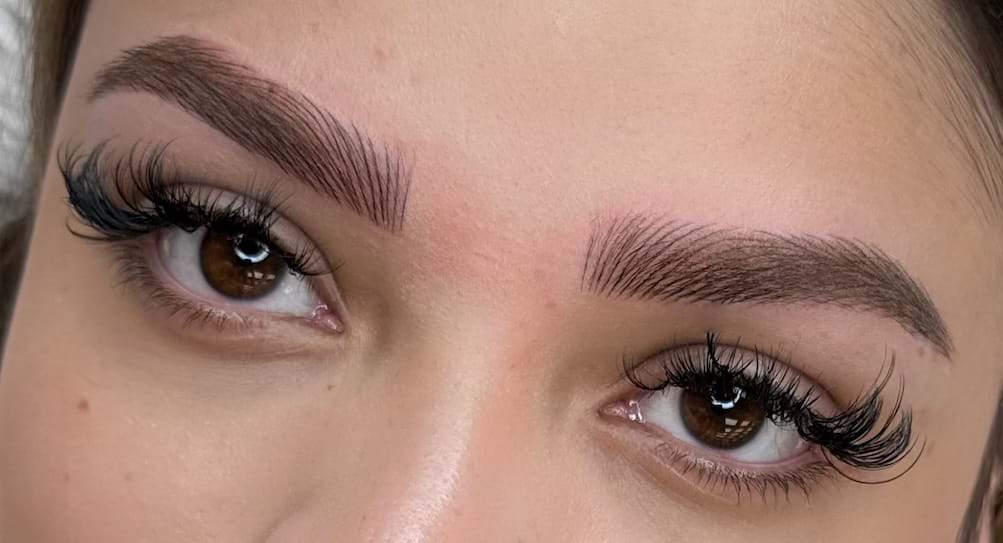 Natural eyebrow asymmetry correction